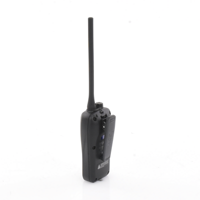 ICM25BLK  ICOM  - Radio portátil marino color negro, 5 W de potencia RF, 0.5 W de salida de audio, flotante, sumergible IPX7, Tx: 156.025-157.425MHz, Rx: 156.050-163.275MHz , incluye batería de 1500mAh, cargador, antena clip y correa de mano